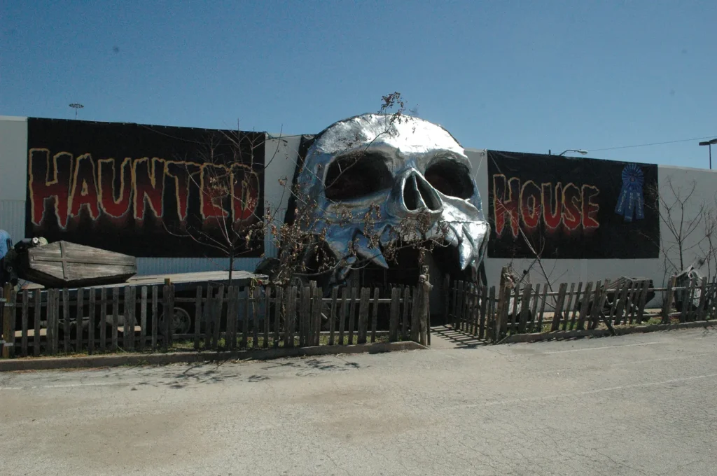 Haunted Houses in Dallas - Cutting Edge Haunted House