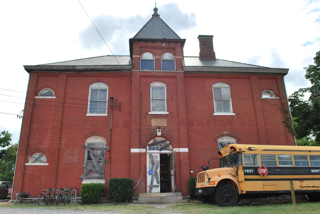Haunted Houses in Ohio - Dent School House