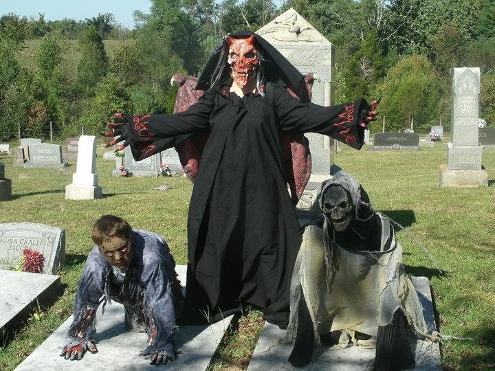 Haunted Houses in Kentucky - Sinister Tombs Haunted House